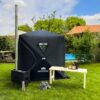 MOOSSE complete pakket set met sauna tent, houtgestookte oven, thermometer, zandloper, vuurpoker, aroma geuren, aluminium emmer met lepel, cederhouten opklap bank en saunastenen.